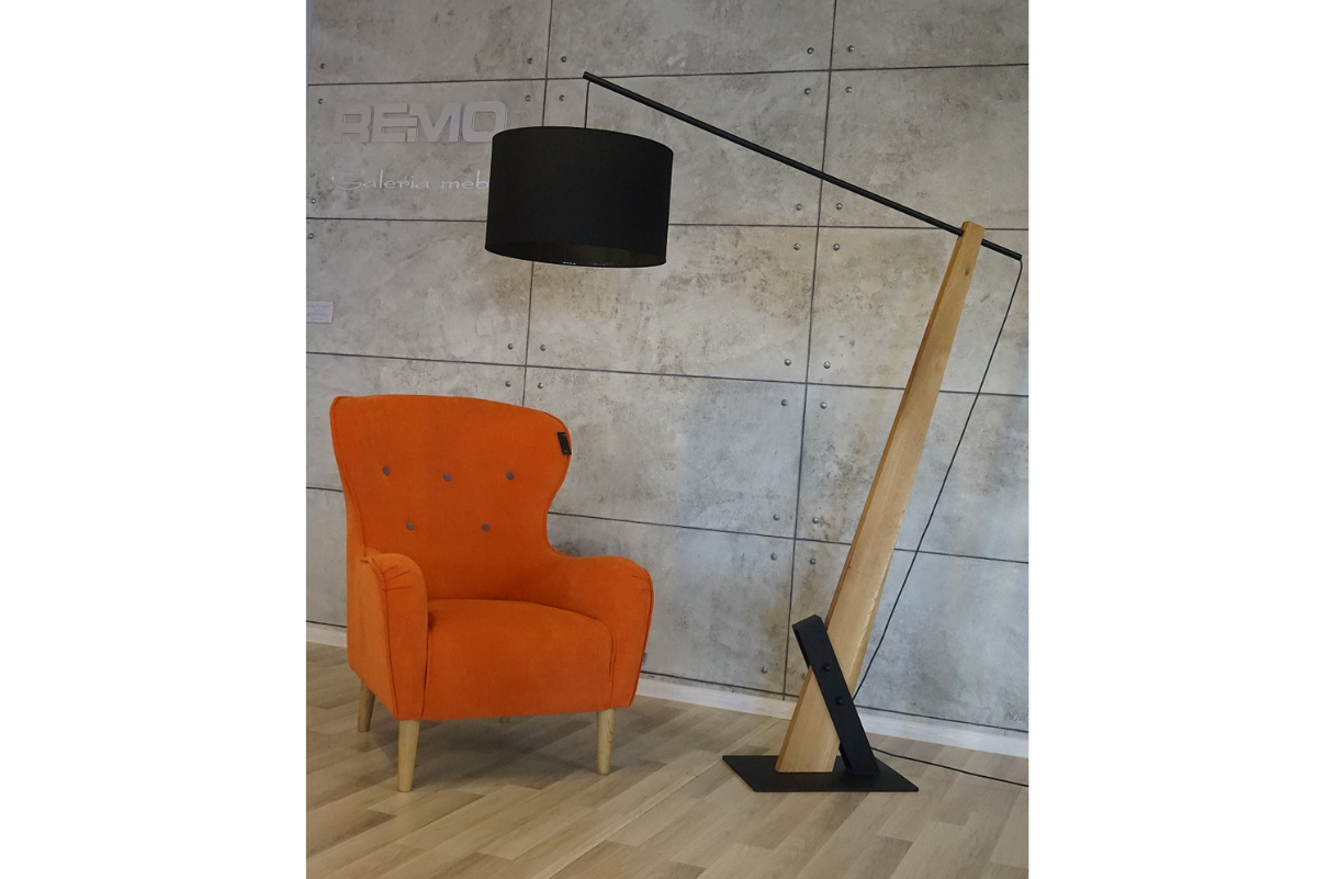 Industrialne lampy podłogowe drewniane | Remo Meble